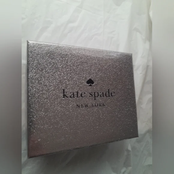 New Kate Spade Kenzie Black Card Holder NWT With Gift Box 🦋 - Picture 12 of 12